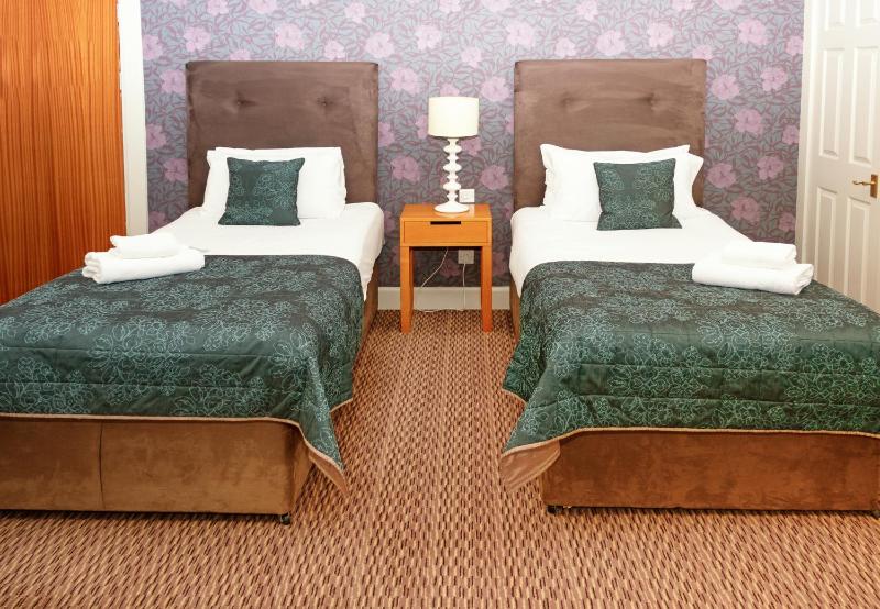 Superior Twin Room with Sea View image 4