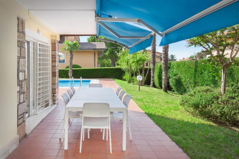 Villa Rose With Pool - image 3