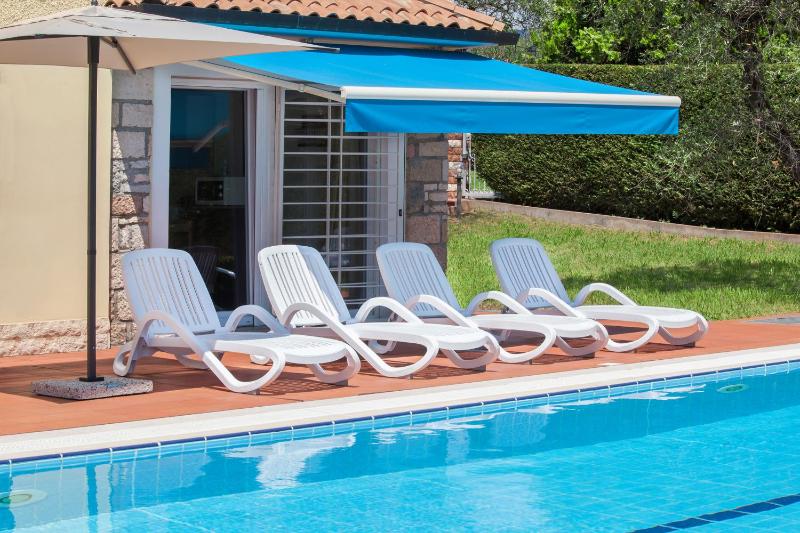 Villa Rose With Pool - image 10