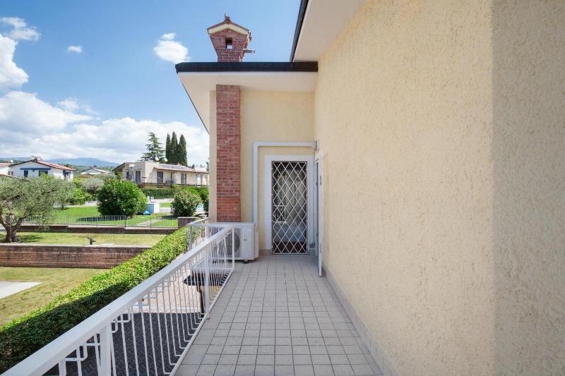 Villa Rose With Pool - image 2