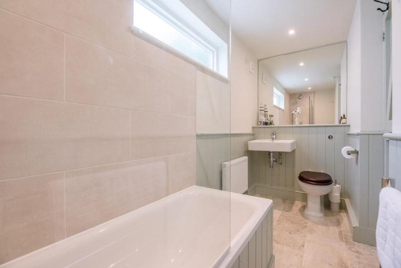 Periwinkle Cottage Aldeburgh - image 2