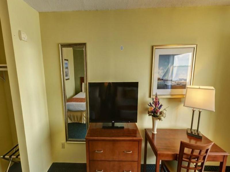 Queen Room with Two Queen Beds - Sea View image 4