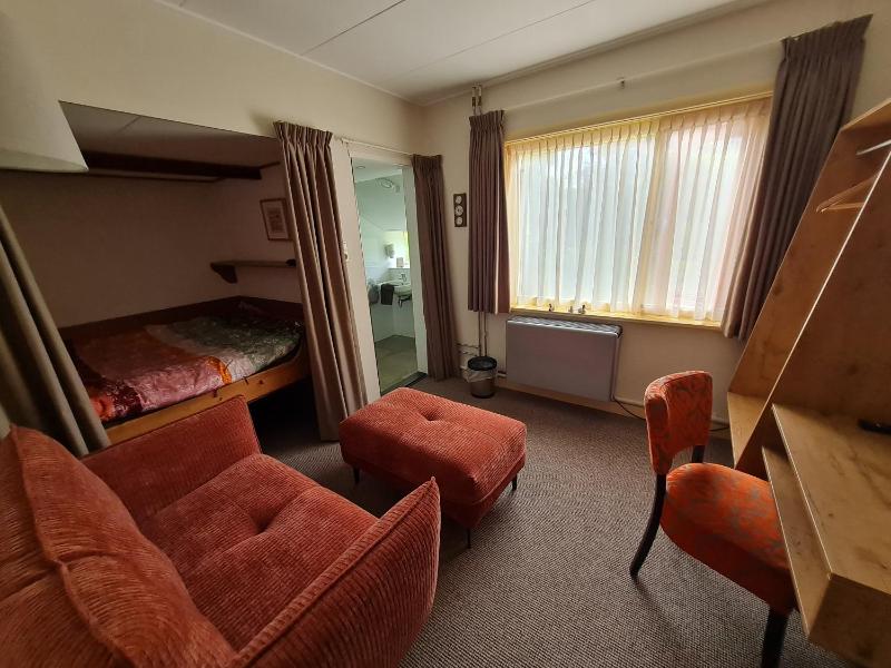 Double Room image 3