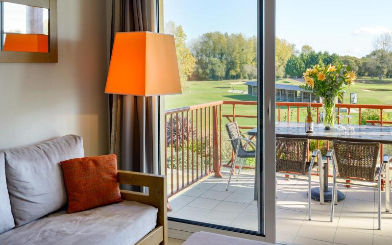 One-Bedroom Apartment with Alcove (5 Adults) image 2