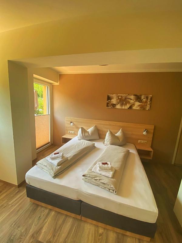 Double Room with Terrace image 4