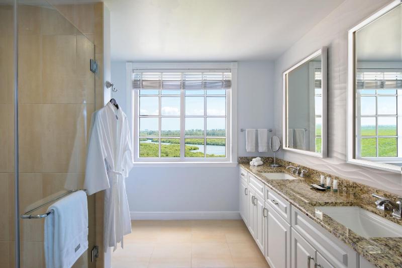Two-Bedroom Suite image 3
