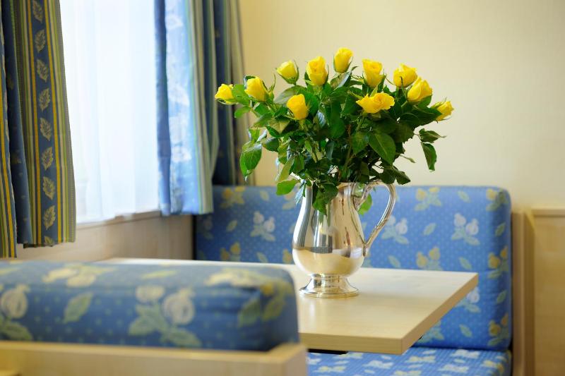 Double or Twin Room image 4
