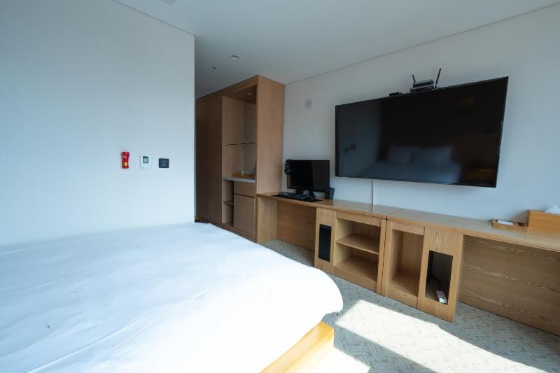 Lumia Tourist Hotel - image 2