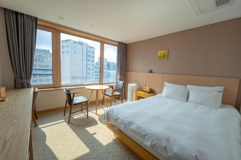 Lumia Tourist Hotel - image 4