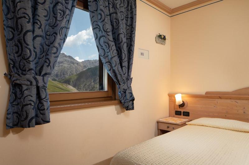 Standard Double or Twin Room image 4