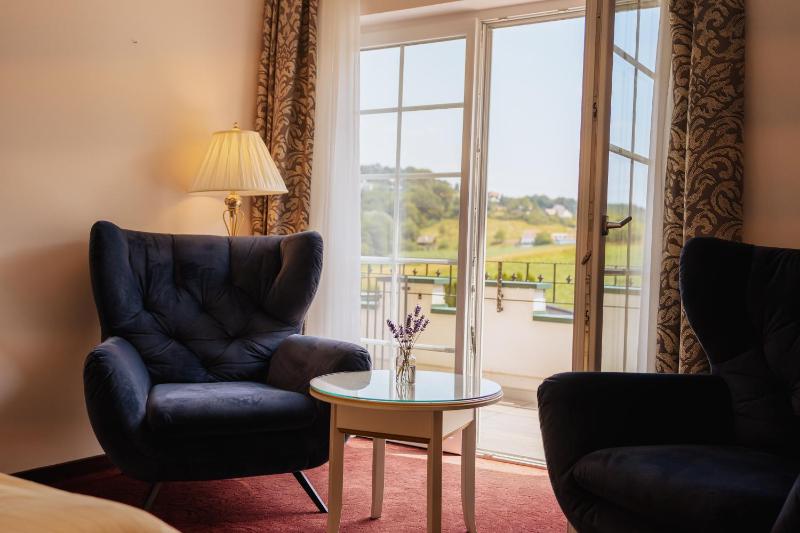 Superior Double Room image 3
