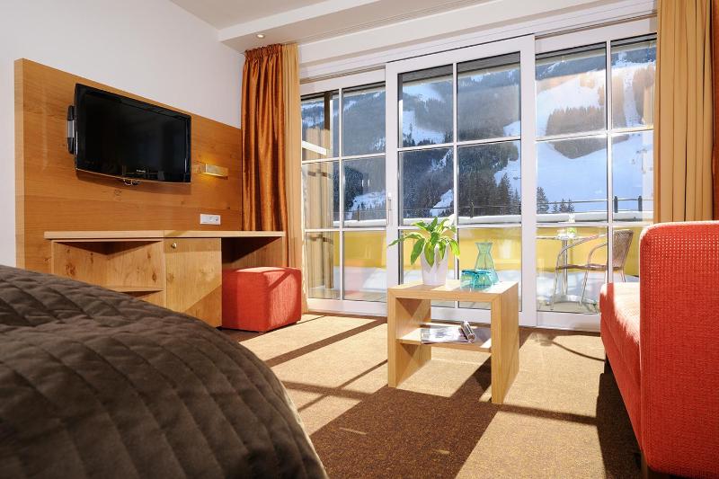 Deluxe Junior Suite image 3