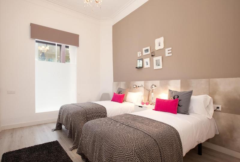 Two-Bedroom Apartment  - Ground Floor - Orange image 3