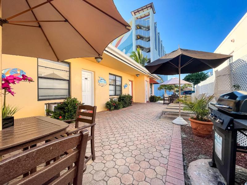 Grenier's Hollywood Beach Hotel - image 17
