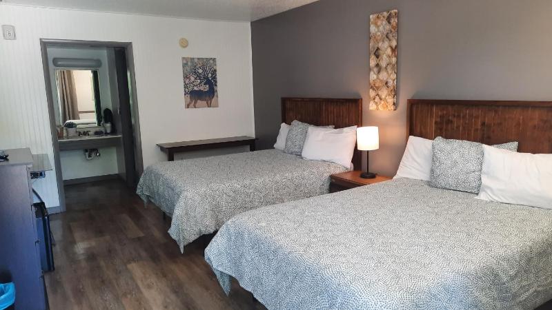 Blue Sky Inn- Complimentary Happy Hour Th-Sun Veteran owned Full Breakfast Best green space 1 mile from Blue Ridge Fire Pit - image 38