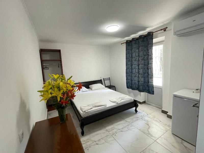 Double Room image 4