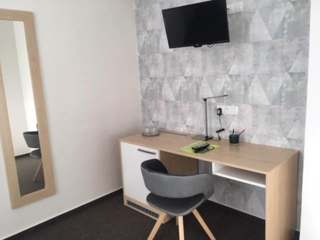 Double Room image 4