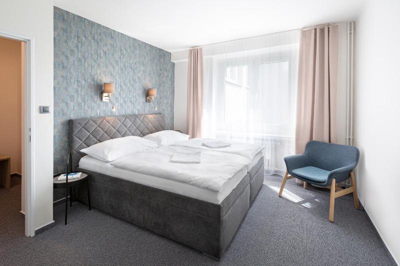 Double Room image 1