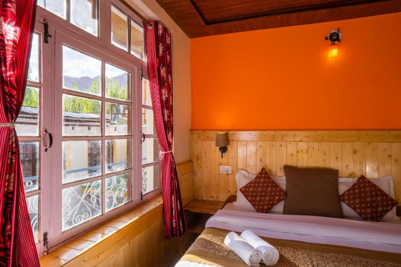 Rainbow Hostelier - image 8