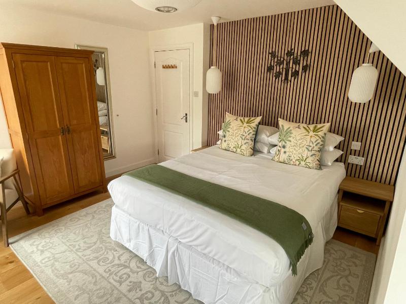 Double Room with Private Bathroom image 1