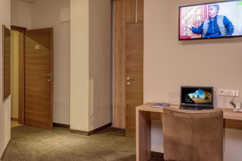 Double or Twin Room with Extra Bed image 4