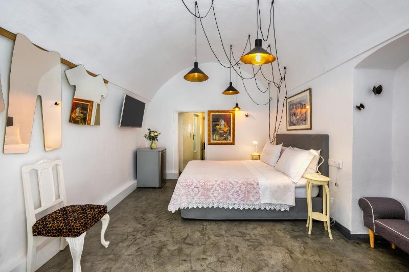 Santorini Paradise Cave Houses - image 6