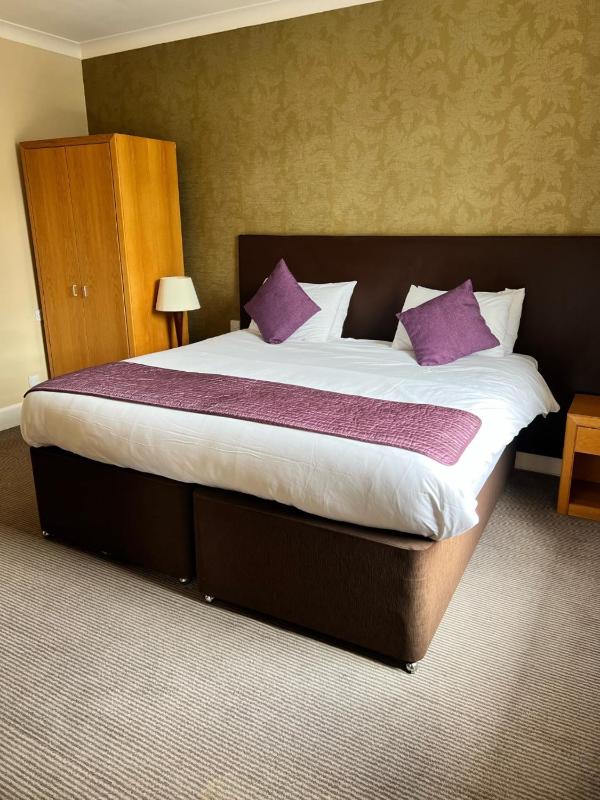 Double Room image 4