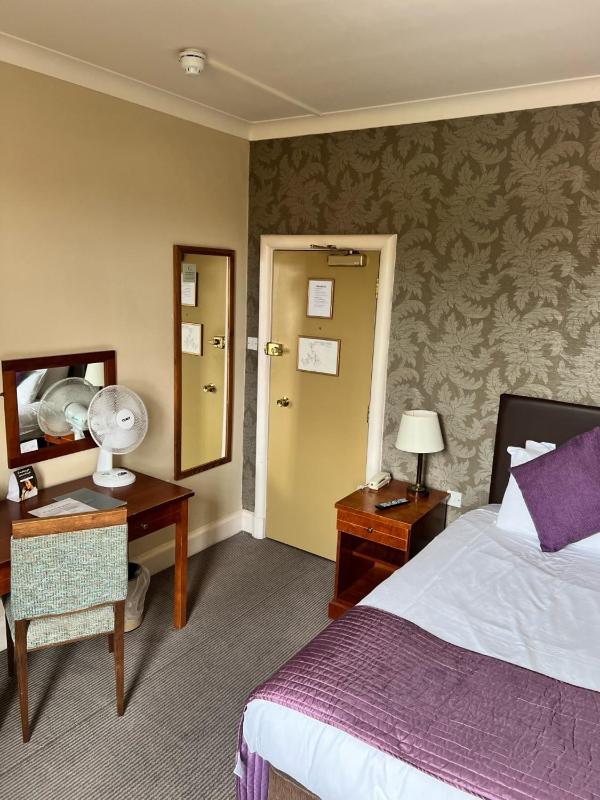 Single Room image 2
