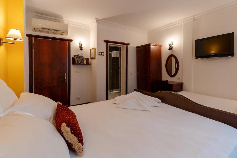 Triple Room image 3