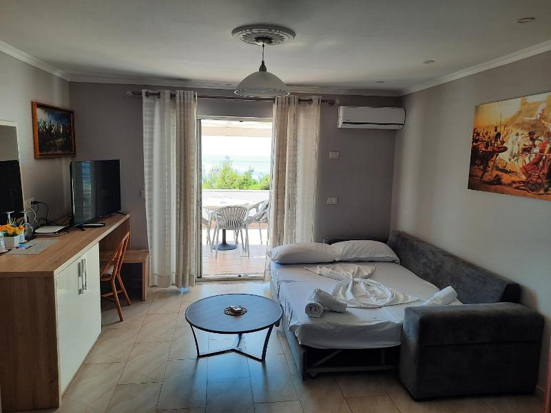 Suite with Sea View image 3