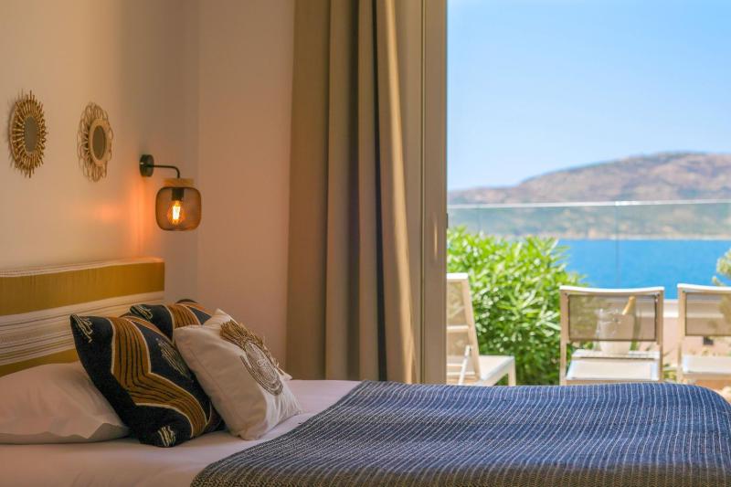 Panorama Triple Room with  Balcony and sea view image 4