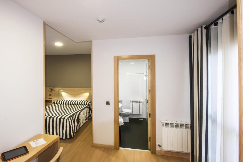 Double or Twin Room image 2