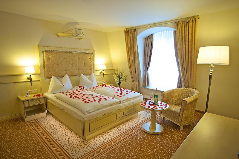Deluxe Double Room image 3