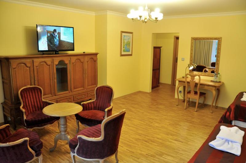 Deluxe Double Room image 2