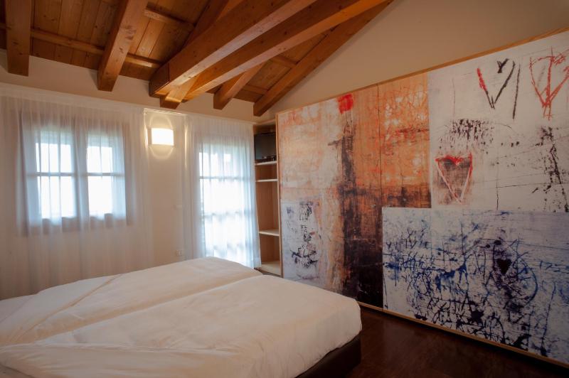 Classic Double or Twin Room image 4