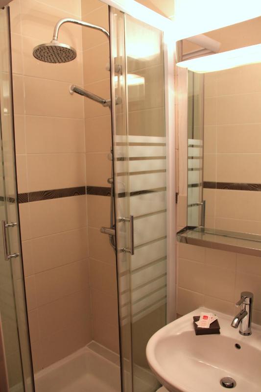 Double Room image 2