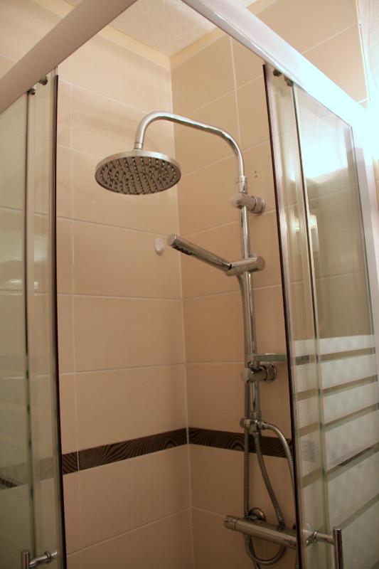 Double Room image 3