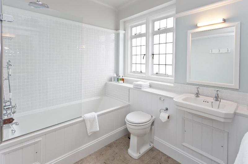 Superior Double or Twin Room image 4