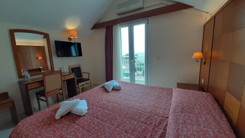 Lassi Hotel - image 28