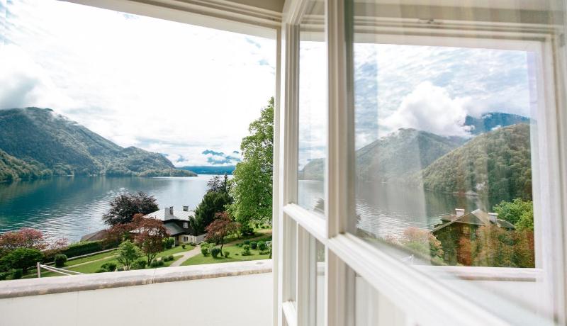 Double Room with Lake View image 2