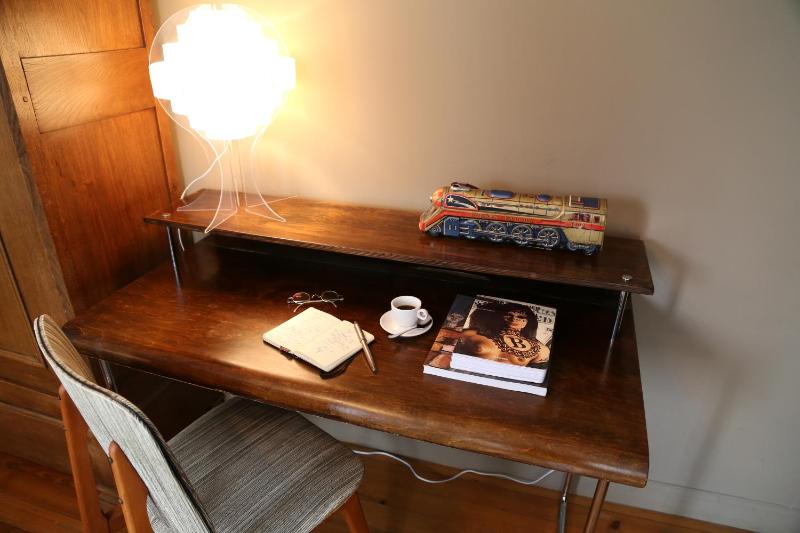 Double Room image 3
