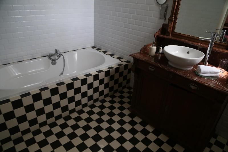 Double Room image 4