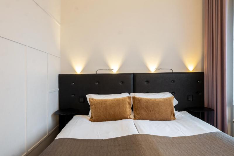Standard Double Room image 4