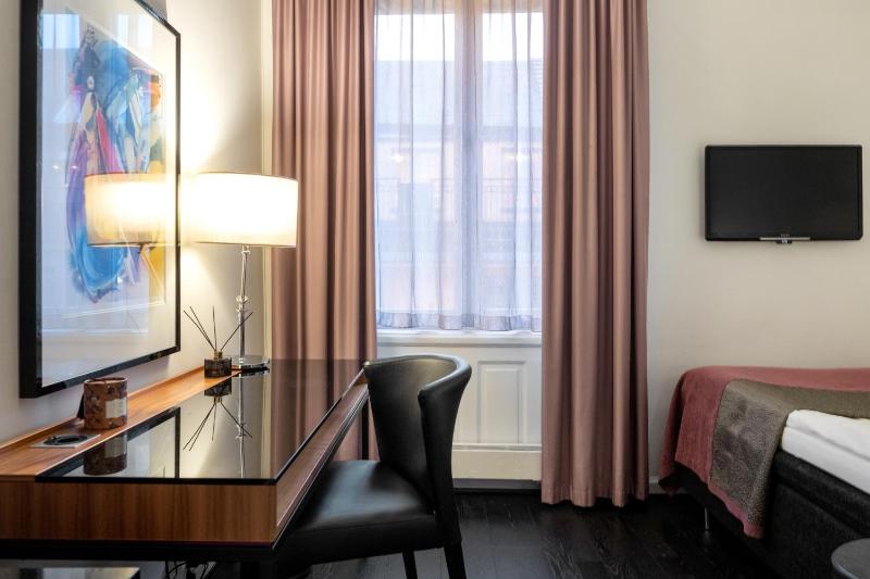 Standard Single Room image 4