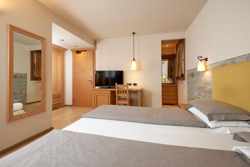 Standard Double or Twin Room image 3