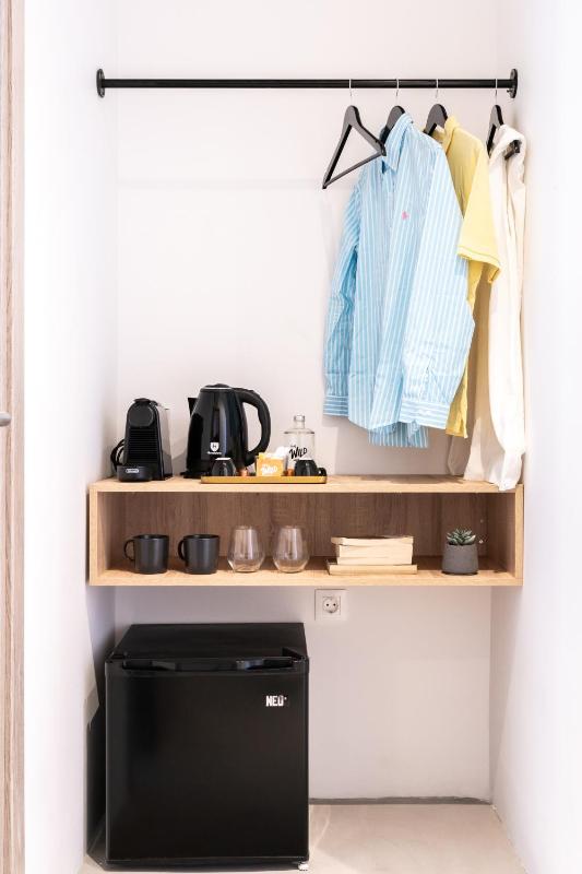 Superior Queen Room with Two Queen Beds image 2