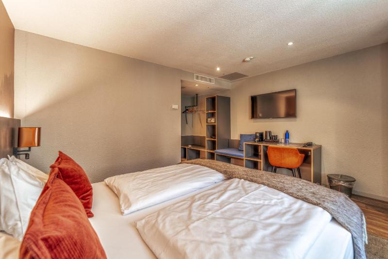 The HEY HOTEL - image 4