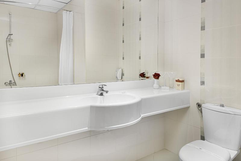 Two-Bedroom VIP Suite - Free Pool Access image 2