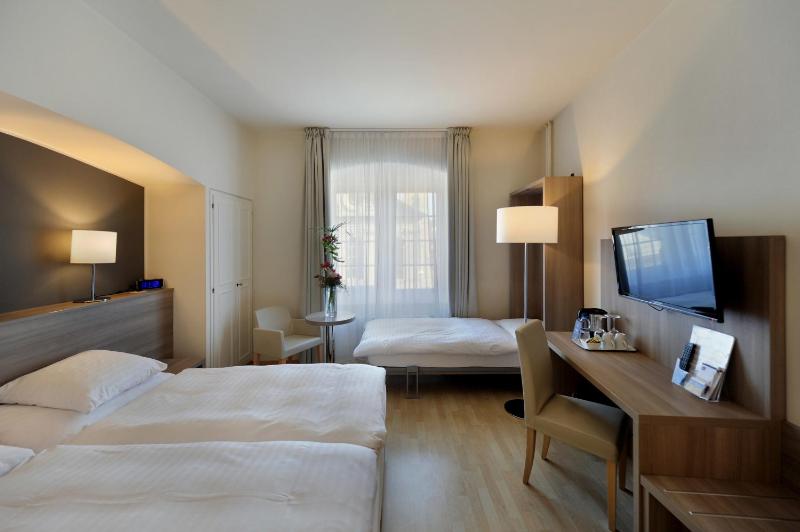 Triple Room image 2