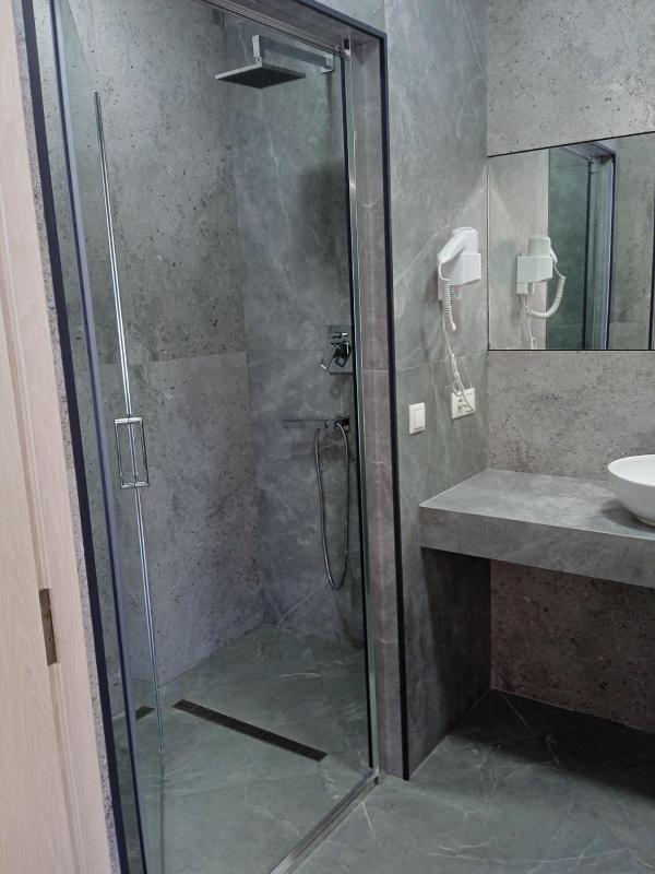 Deluxe Double Room with Balcony image 4
